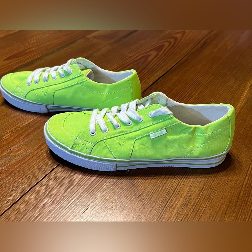 Vans Women’s Neon Sneakers 7.5‎ Like new condition